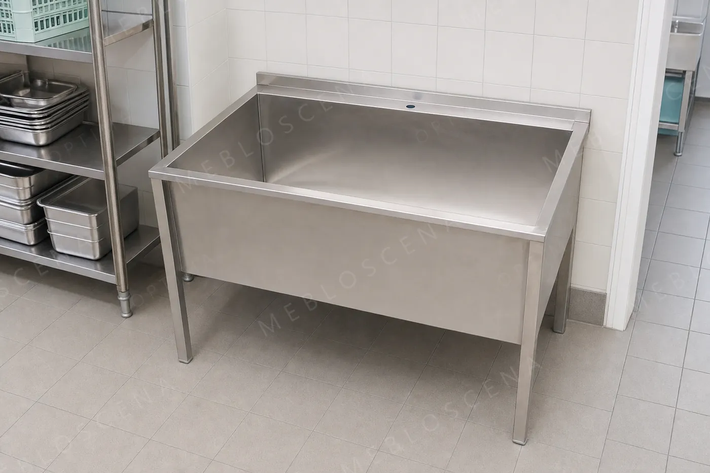Basen jednokomorowy OPTIMA na zapleczu stołówki